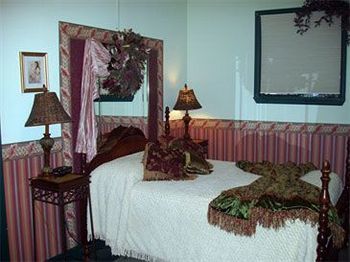 The Historic Brook Forest Inn Evergreen Εξωτερικό φωτογραφία