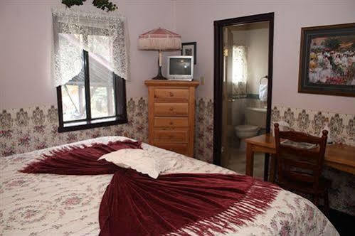 The Historic Brook Forest Inn Evergreen Εξωτερικό φωτογραφία